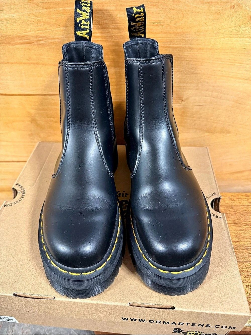 Dr. Martens 2976 Retro Quad Platform Chelsea Boot Black Polished Smooth Size 8